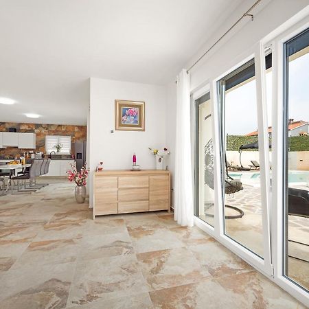 Villa Nur Πούλα Εξωτερικό φωτογραφία