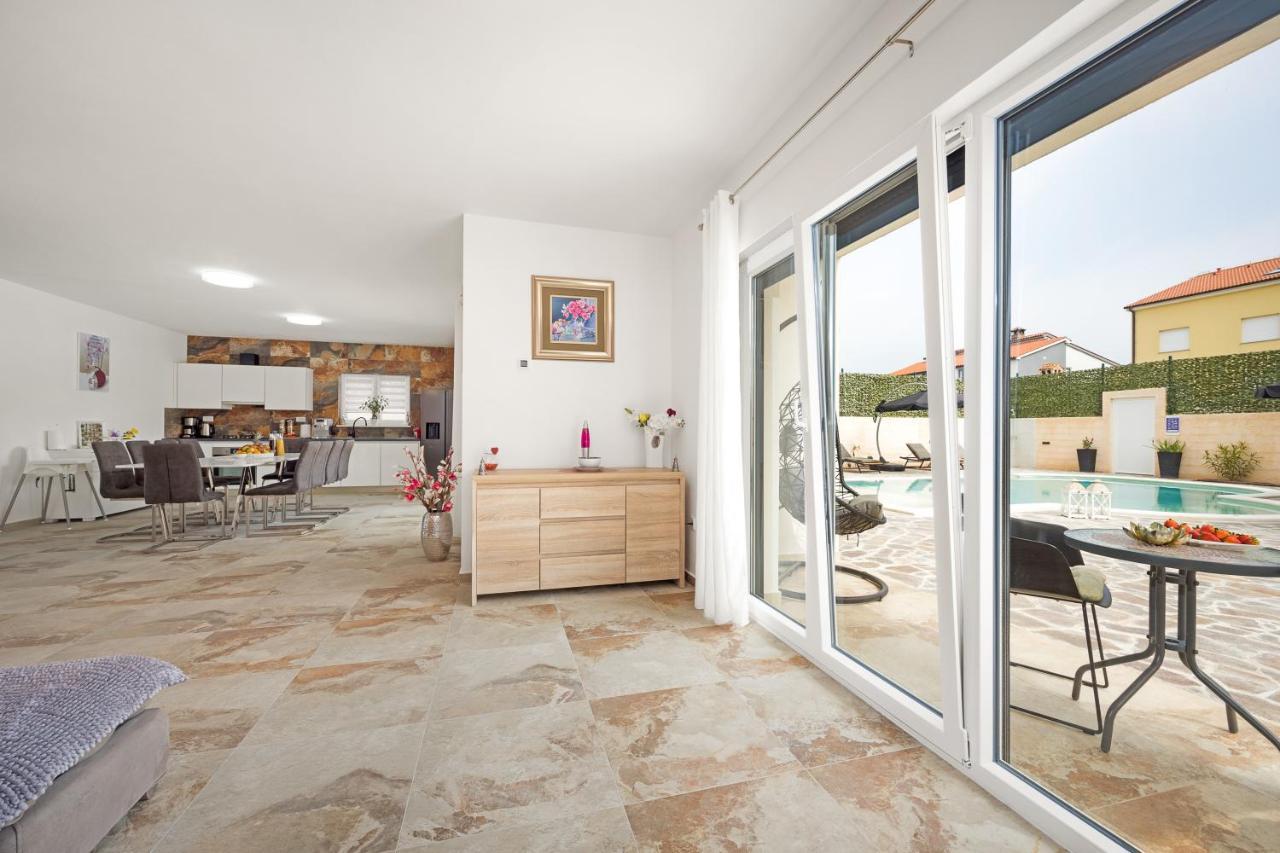 Villa Nur Πούλα Εξωτερικό φωτογραφία