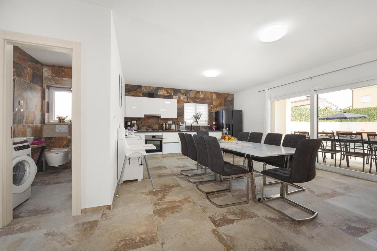 Villa Nur Πούλα Εξωτερικό φωτογραφία